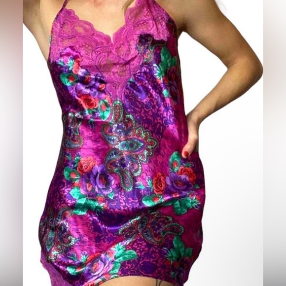 Victoria's Secret Other - VTG Victoria Secret Gold Label Floral Lace Trim Satin Chemise dress size large